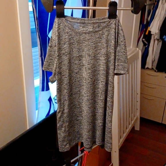 Under Armour heat gear loose fit - Picture 1 of 1